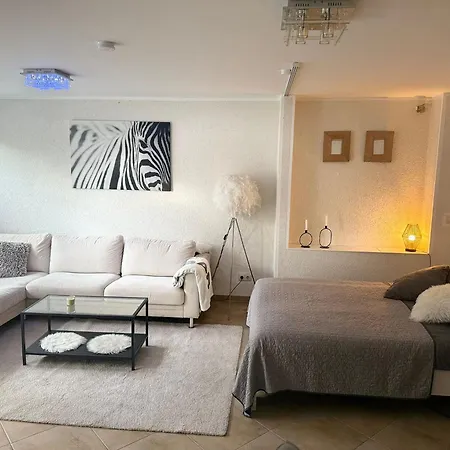公寓 Monteurwohnung,ferienwohnung 吕登沙伊德